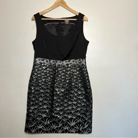 H&M Black Dress with Silver Pattern - Picture 3 of 16